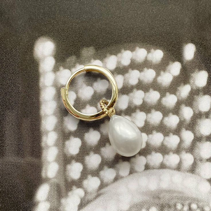 White Freshwater Pearl Earring